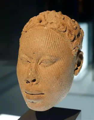  Ile-Ife Terracotta Head: Sculpting Spirituality and Echoes of Ancient Majesty!