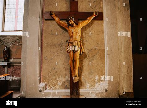 La Crucifixion de Nikolaus von Aachen: Une vision poignante de souffrance et de rédemption divine!